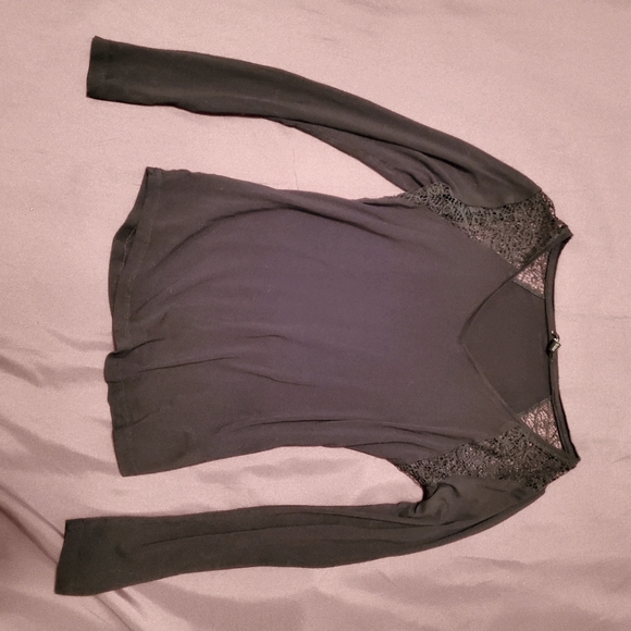 ⭐3/$20 Jacob V-neck long sleeved top - Picture 3 of 4